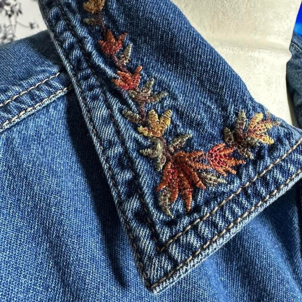 Vintage Embroidery Blue Denim Shirt Long Sleeve / Cotton - Picture 5 of 9